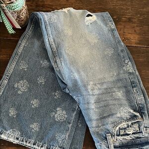 Arizona Jean Company Distressed Floral Blue Denim Pants